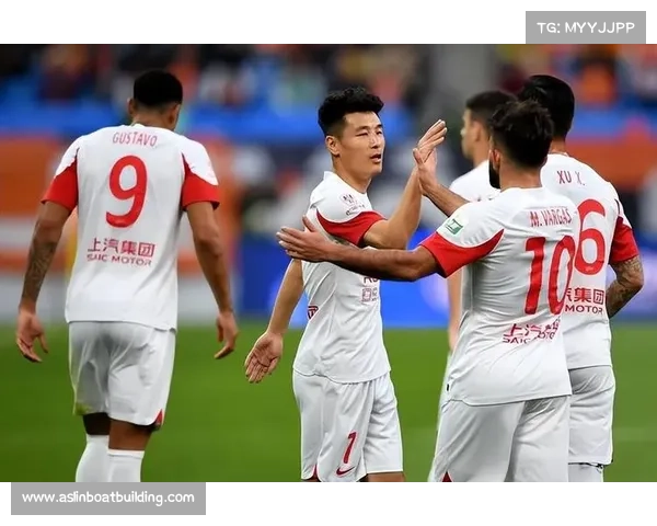 广厦球员武磊因伤退场引发社交平台热议 球迷纷纷表达关注和祝福 广厦球员武磊因伤退场引发社交平台热议 球迷纷纷表达关注和祝福