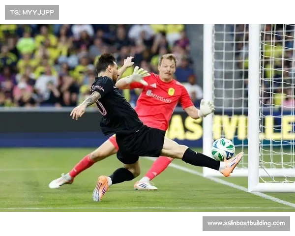 帽子戏法风波引争议最新回应揭示球星与主帅战术理念分歧真相内幕 帽子戏法风波引争议最新回应揭示球星与主帅战术理念分歧真相内幕