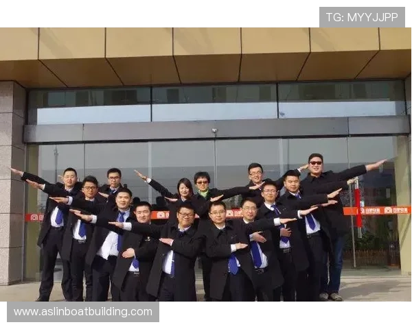 数据榜更衣室合影发布彰显团结力量团队精神成为胜利最大动力 数据榜更衣室合影发布彰显团结力量团队精神成为胜利最大动力