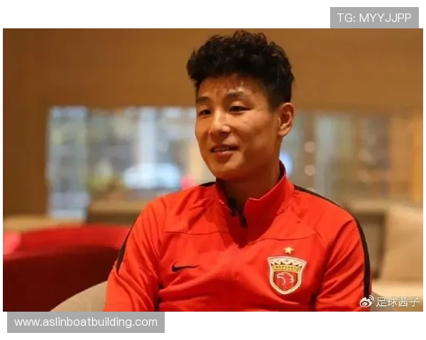 深夜苦练只为登顶荣耀赛后采访展现冠军信念与不懈追求 深夜苦练只为登顶荣耀赛后采访展现冠军信念与不懈追求