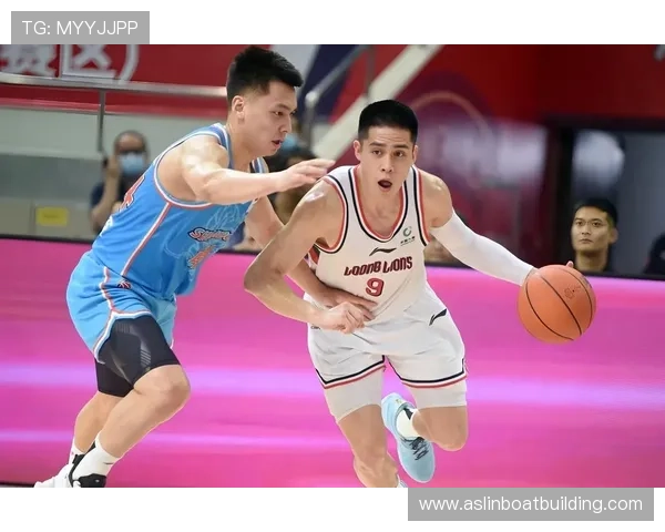 裁判争议激燃赛场CBA强强对决造就篮球史上难忘经典名场面